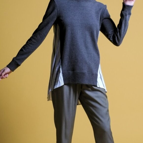 𝅺preloved TORONTO Hilton Sweatshirt NWT - Picture 5 of 14